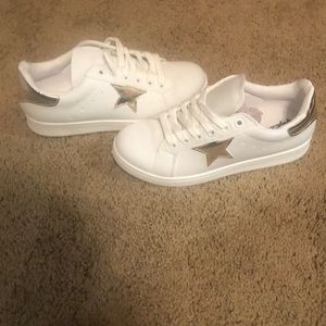 NWT Qupid White/good sneakers